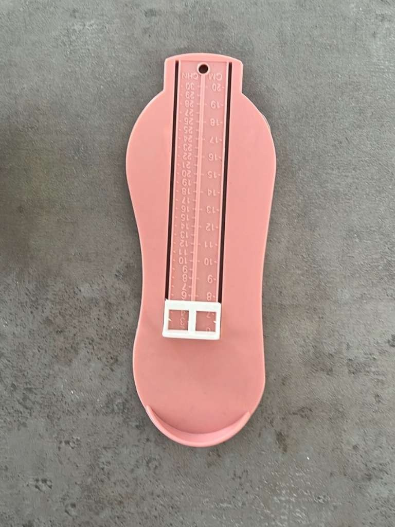 Medidor de Tamanho de Sapato Infantil