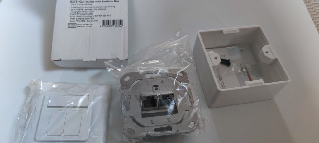Tomada de Parede Cat 5 com Caixa de Superfície